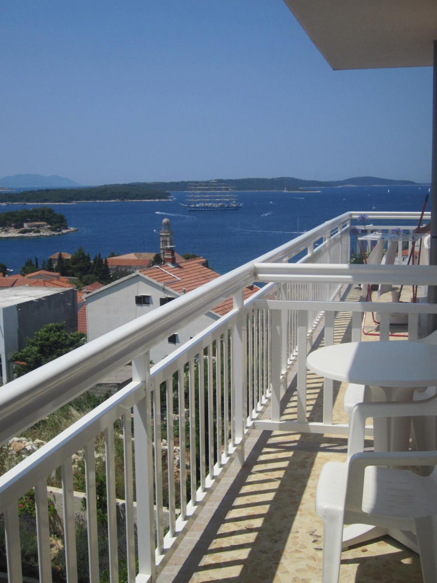 Apartments Kresic Hvar Town Bilik gambar