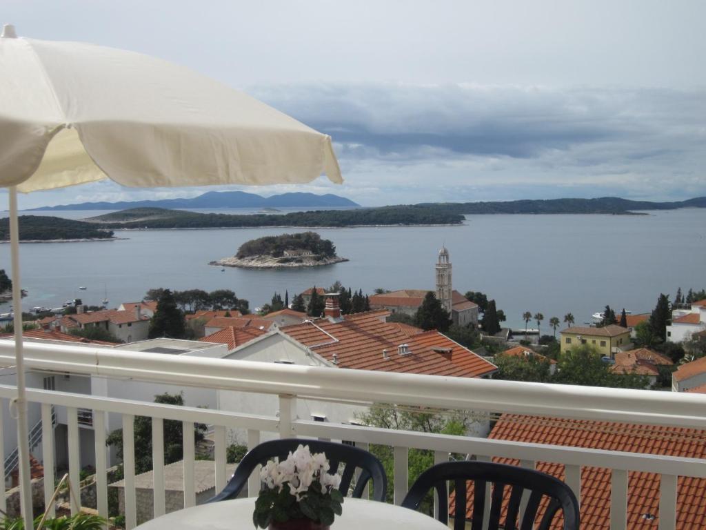 Apartments Kresic Hvar Town Luaran gambar
